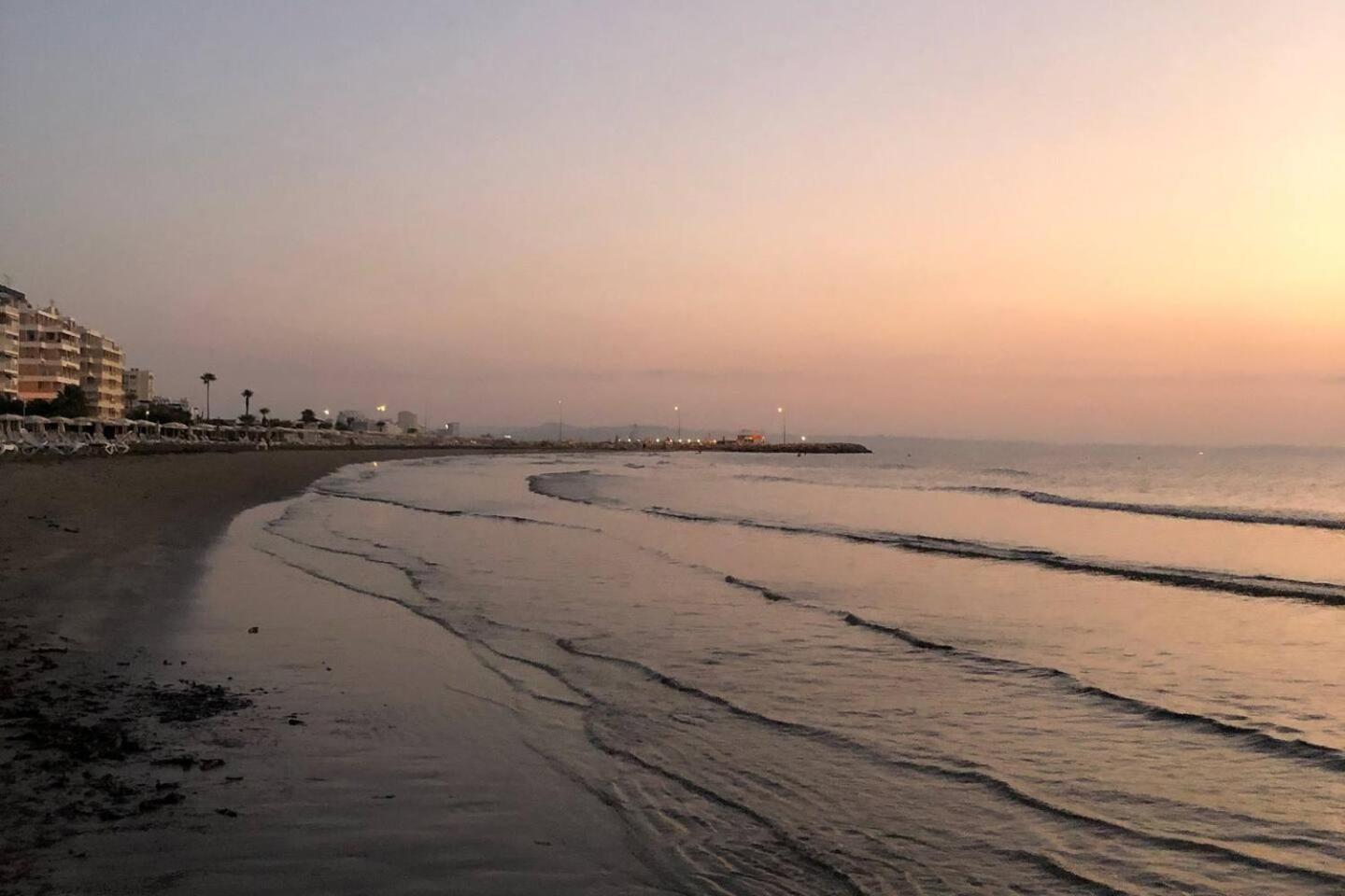 Beach Apartment Mackenzie, Larnaca Extérieur photo